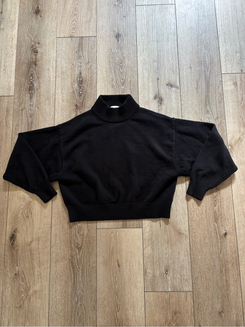 Wilfred Free by Aritzia Harper Cropped Knit Sweater - Black
